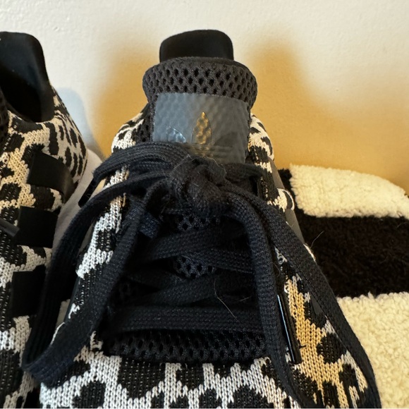 Adidas Originals Women's Swift Run Shoes - Picture 9 of 10